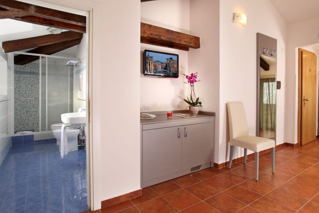 Hearth Hotel 50/92