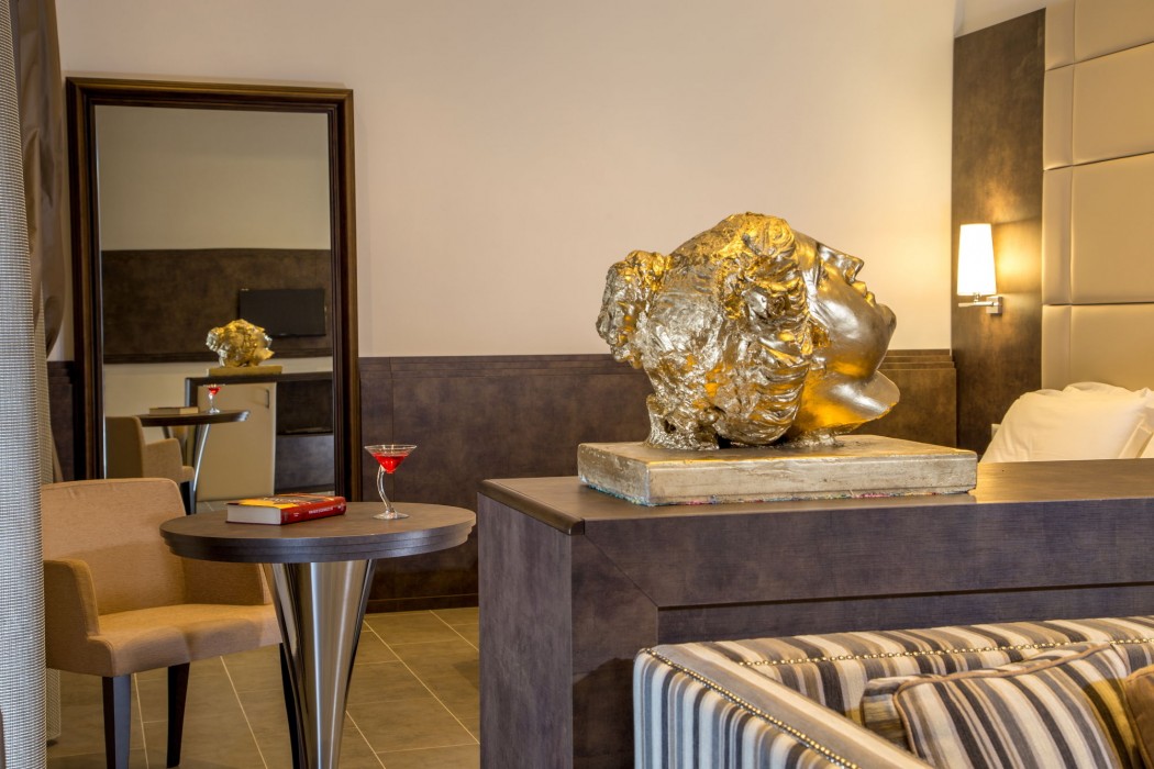 Hearth Hotel 57/92