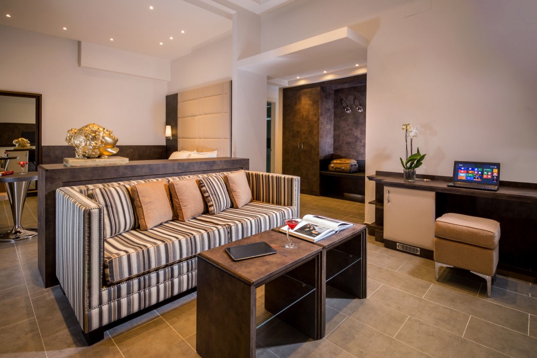Hearth Hotel 35/92