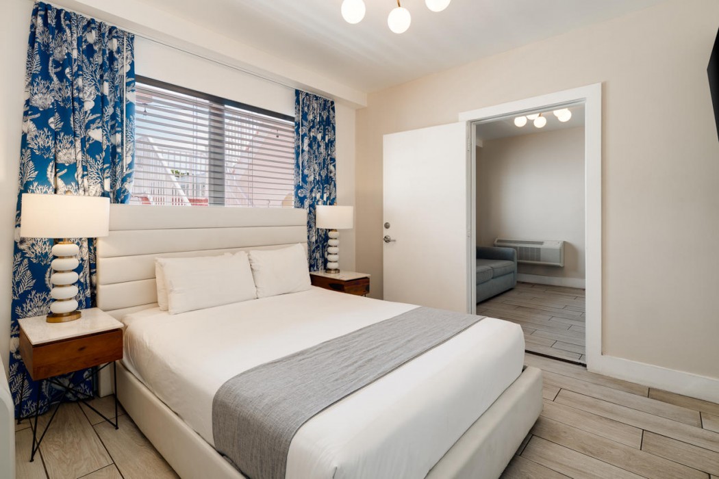 Waterside Hotel and Suites 43/86