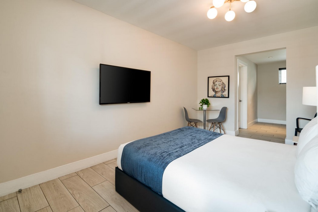 Waterside Hotel and Suites 19/86