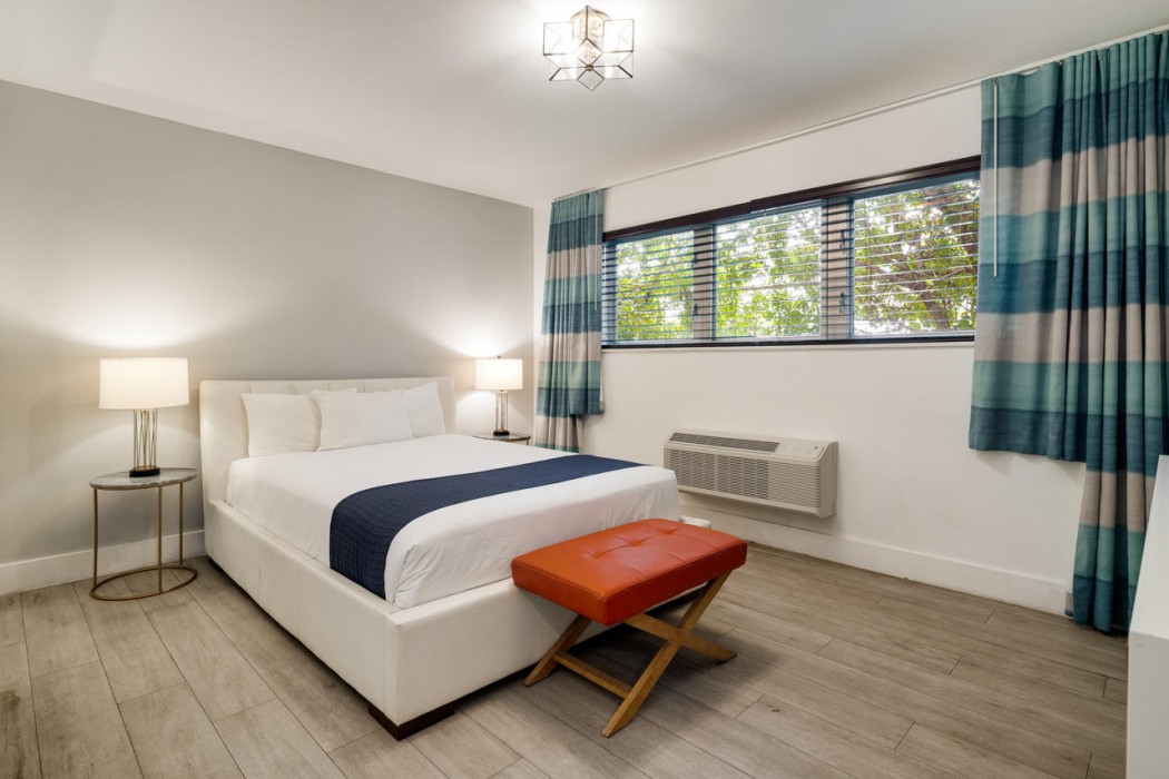 Waterside Hotel and Suites 35/86