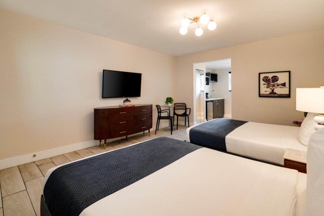 Waterside Hotel and Suites 13/86