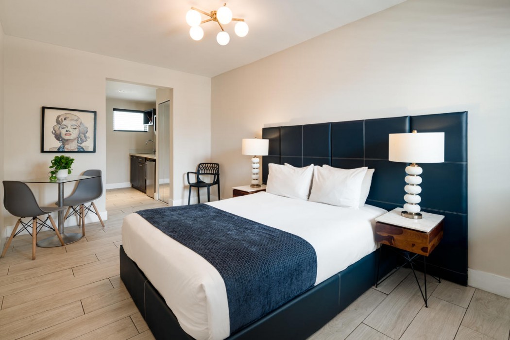 Waterside Hotel and Suites 22/86