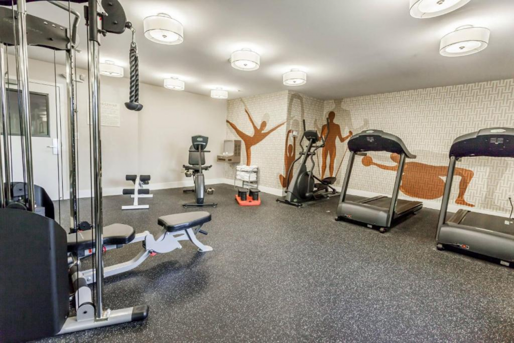 MainStay Suites Detroit Auburn Hills 18/20