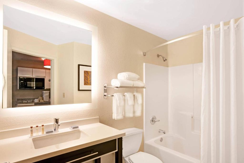 MainStay Suites Detroit Auburn Hills 8/20