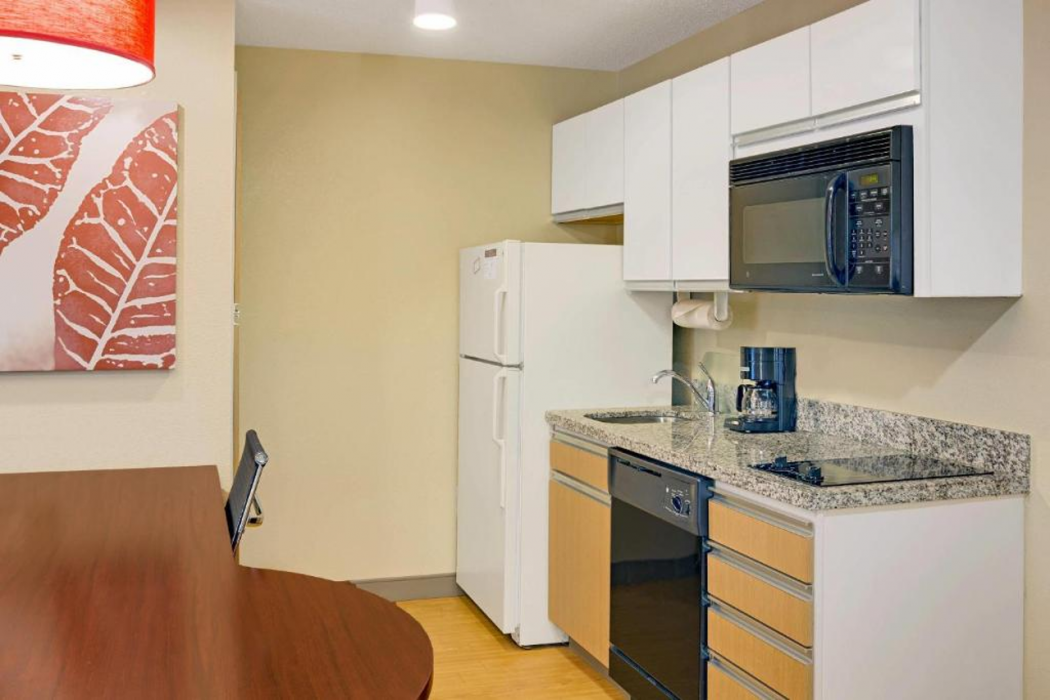 MainStay Suites Detroit Auburn Hills 16/20