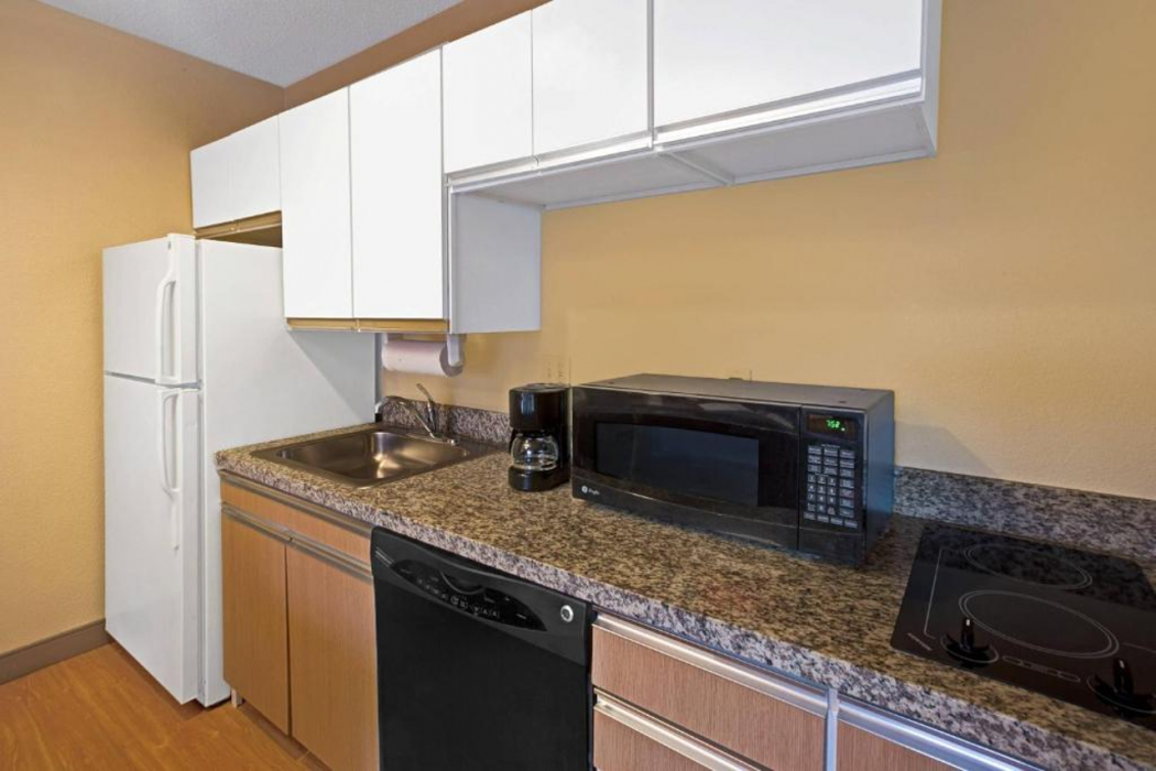 MainStay Suites Detroit Auburn Hills 13/20