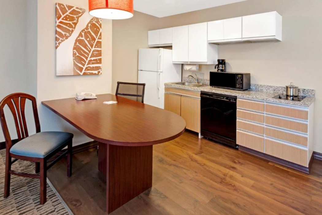 MainStay Suites Detroit Auburn Hills 15/20
