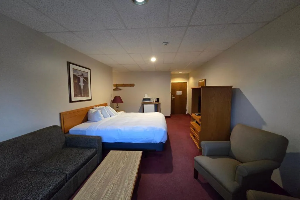 Travelodge by Wyndham Port Elgin 8/28