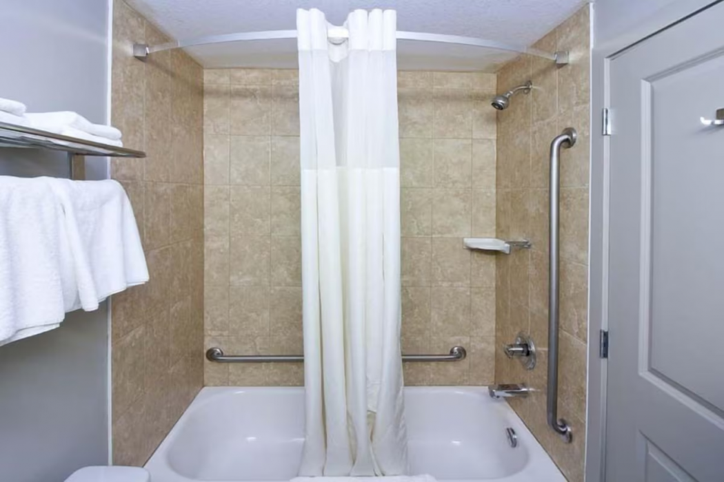 Travelodge by Wyndham Kindersley 13/23