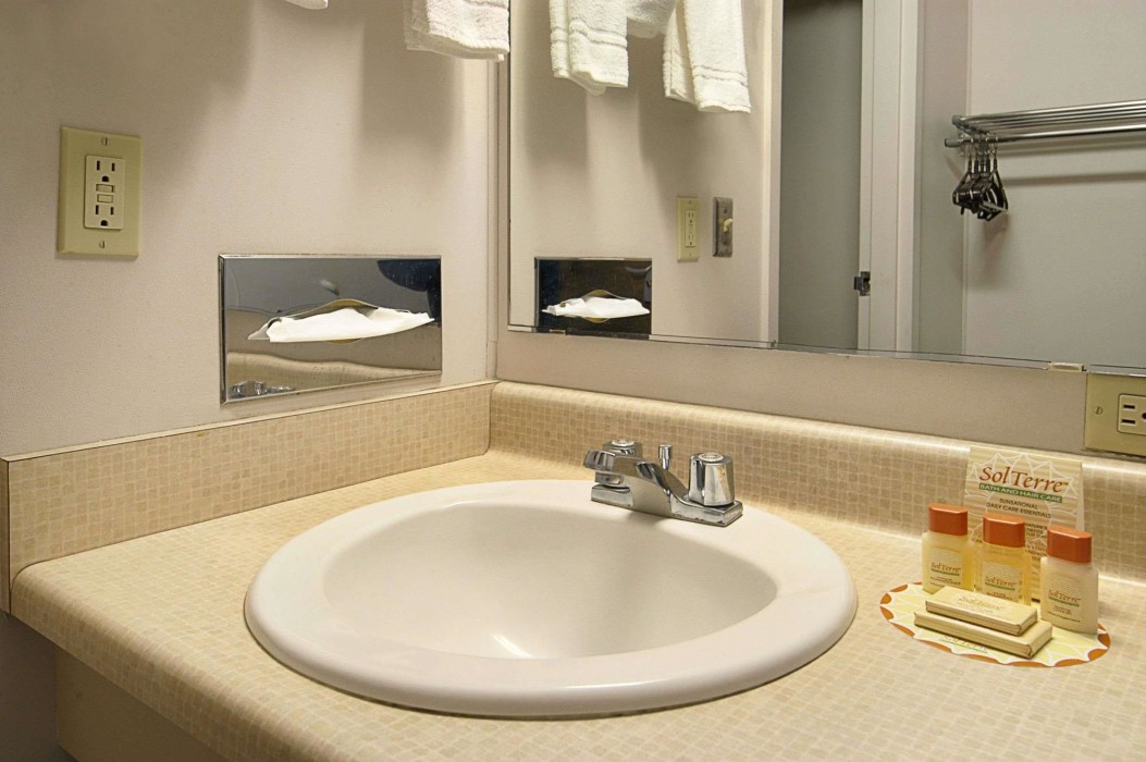 Rodeway Inn Enid South 2/10