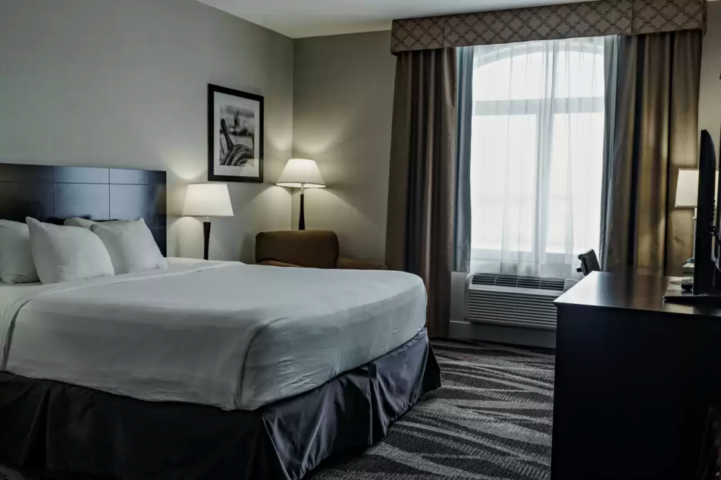 Radisson Hotel Edmonton Airport 3/26