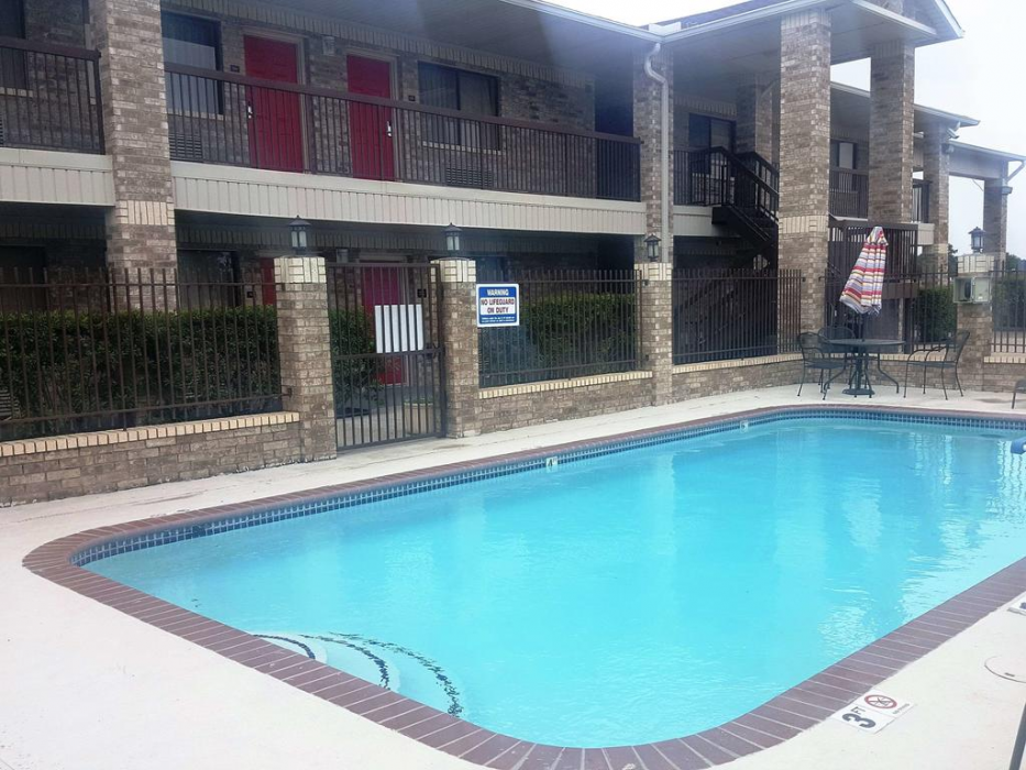 Red Roof Inn Conroe - North Willis 14/26