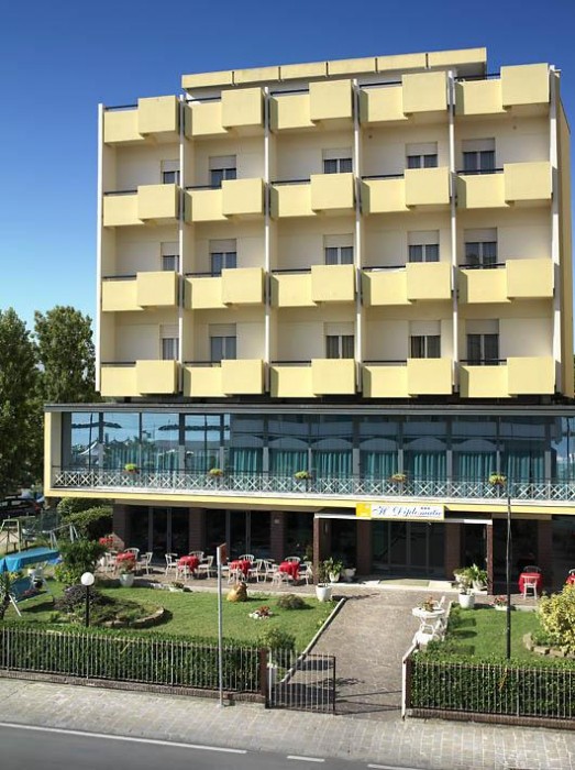 HOTEL DIPLOMATIC 1/19