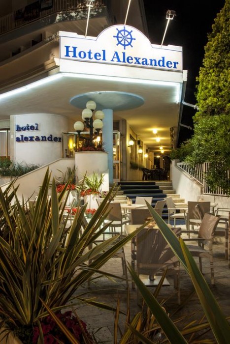 HOTEL ALEXANDER 1/32