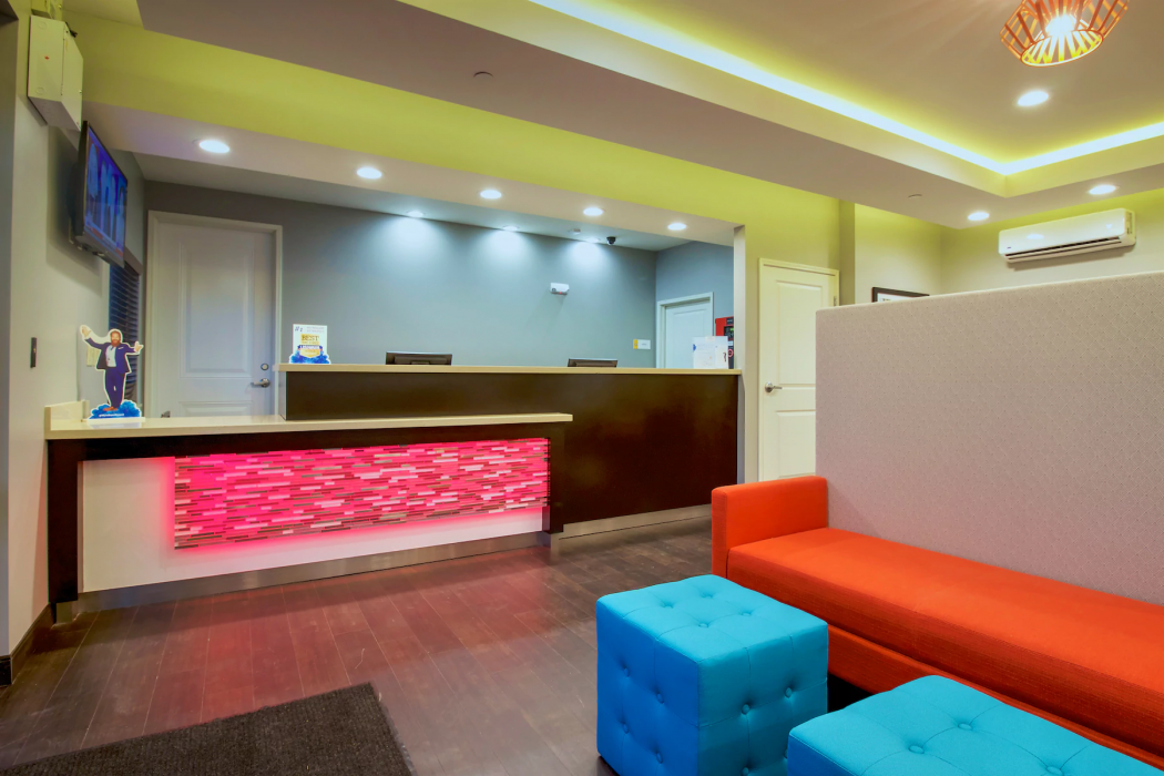 Days Inn & Suites by Wyndham Port Arthur 5/22
