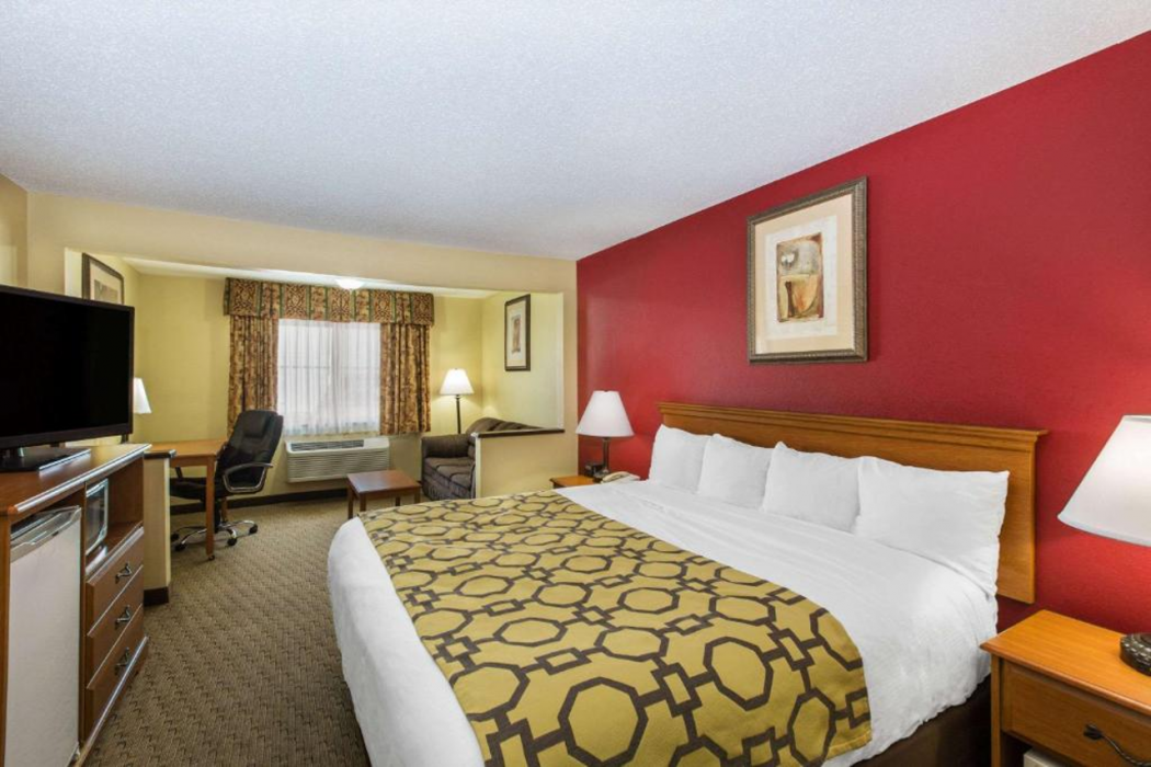 Baymont by Wyndham Fort Dodge 4/21