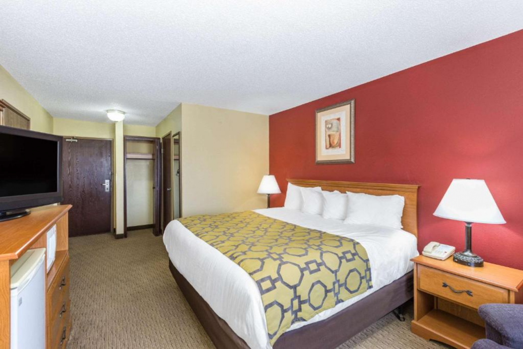 Baymont by Wyndham Fort Dodge 9/21