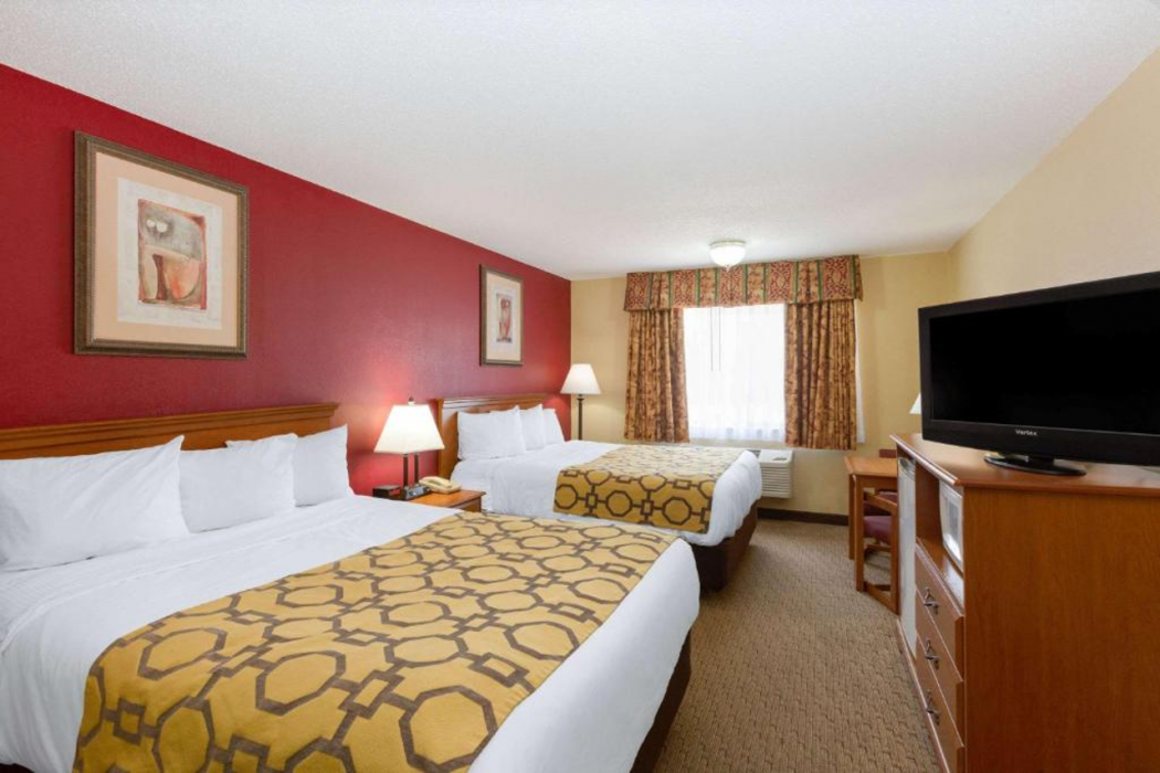Baymont by Wyndham Fort Dodge 6/21