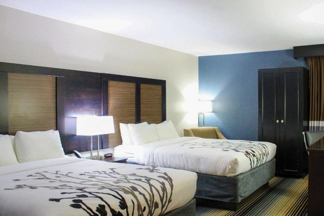 Sleep Inn Indianapolis East 24/46