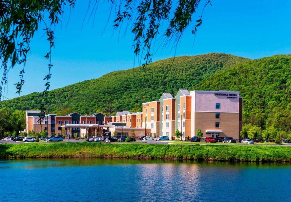 Springhill Suites Fishkill 1/56