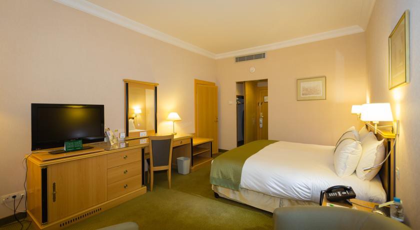 هوليداي إن ينبع(Holiday Inn Yanbu) 12/57