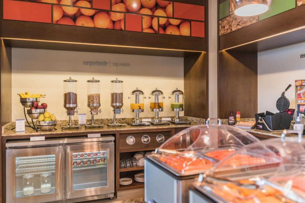 Hampton Inn Suites By Hilton Salamanca Bajio 24/59