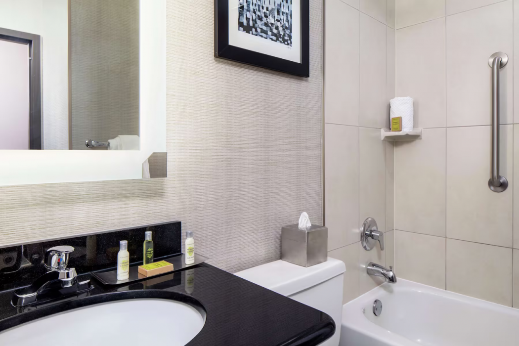 Wyndham Garden Westlake 13/83