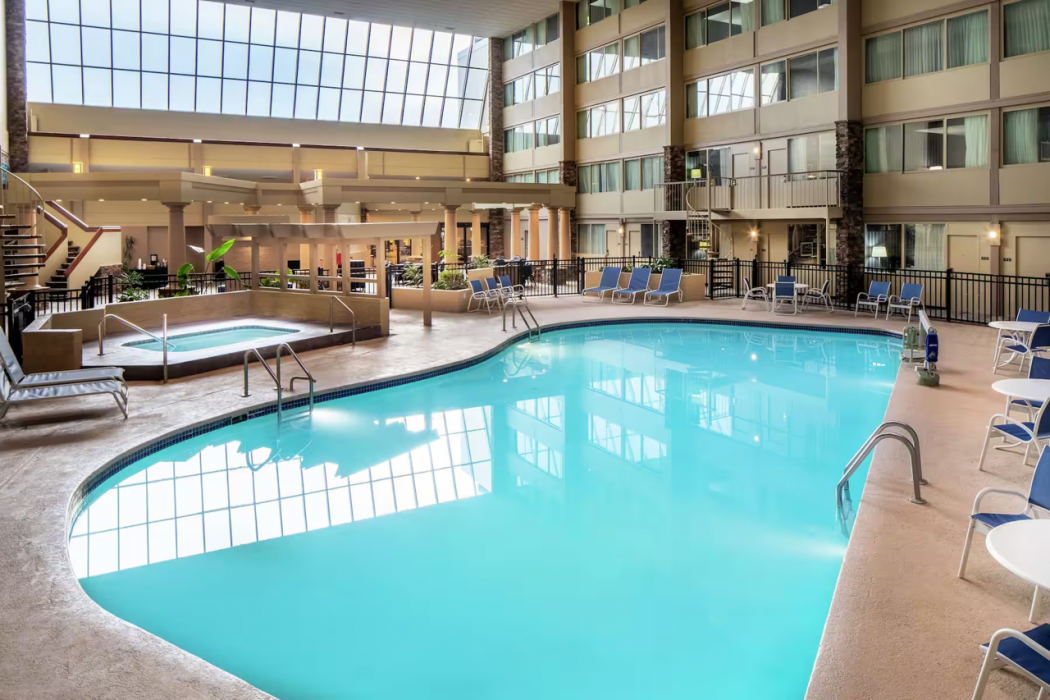 Wyndham Garden Westlake 33/83