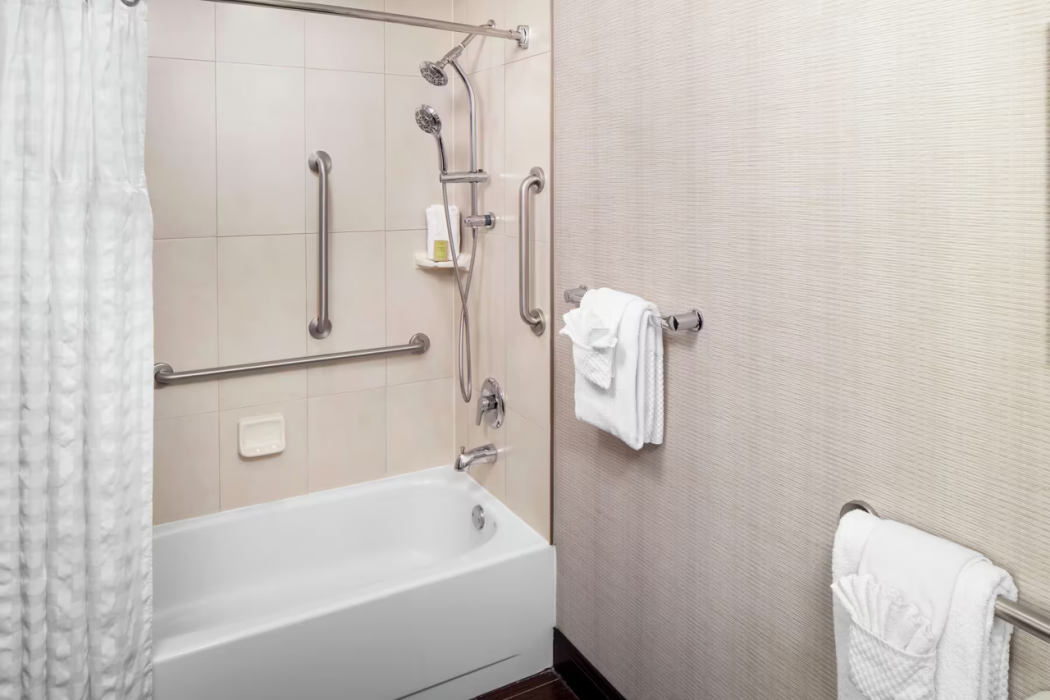 Wyndham Garden Westlake 14/83