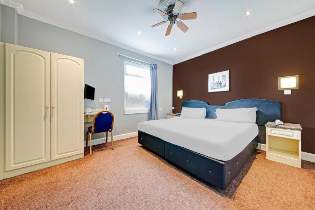 OYO Bostons Manor Hotel, Hanwell London 22/64