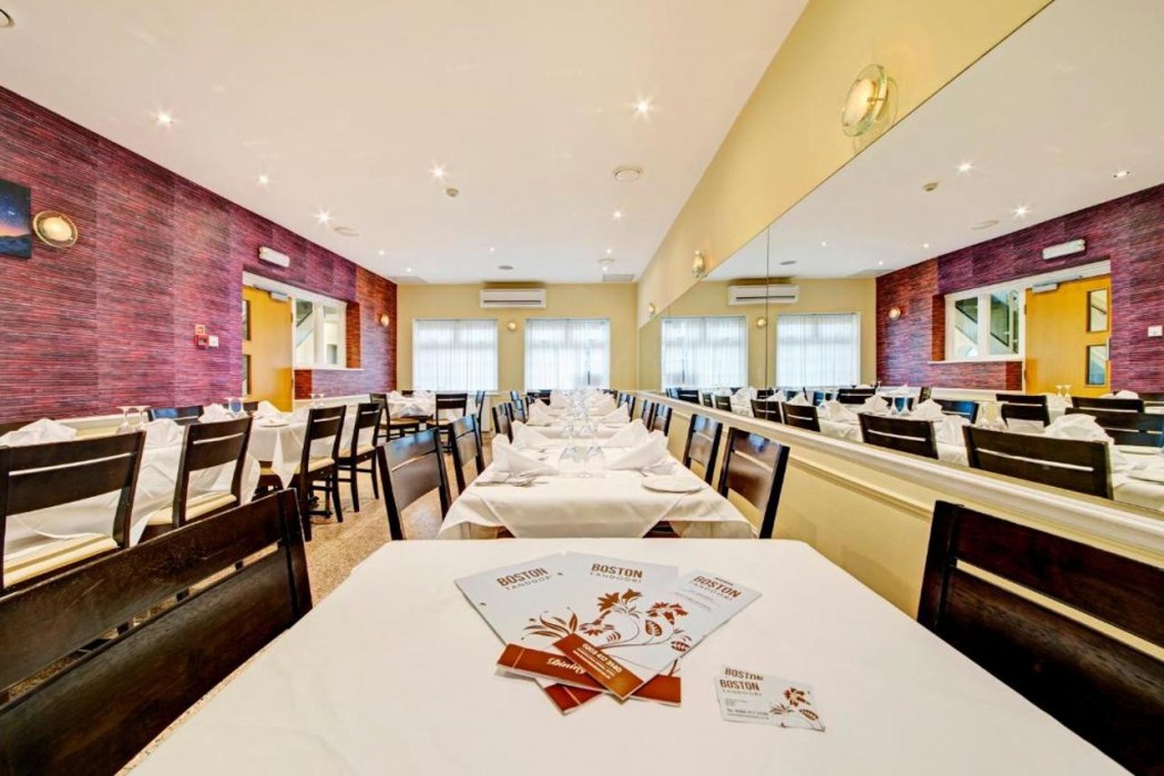 OYO Bostons Manor Hotel, Hanwell London 33/64