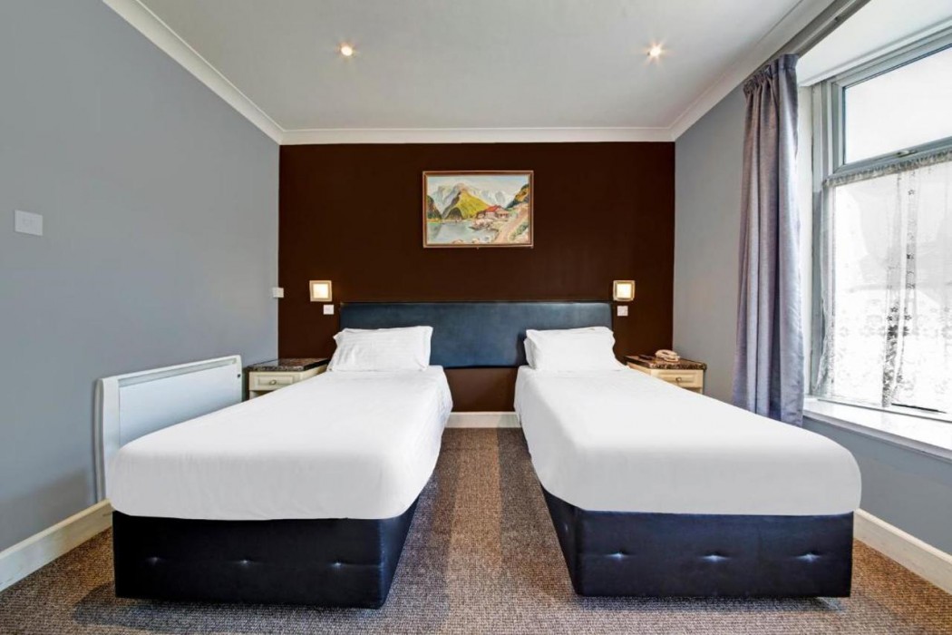 OYO Bostons Manor Hotel, Hanwell London 20/64