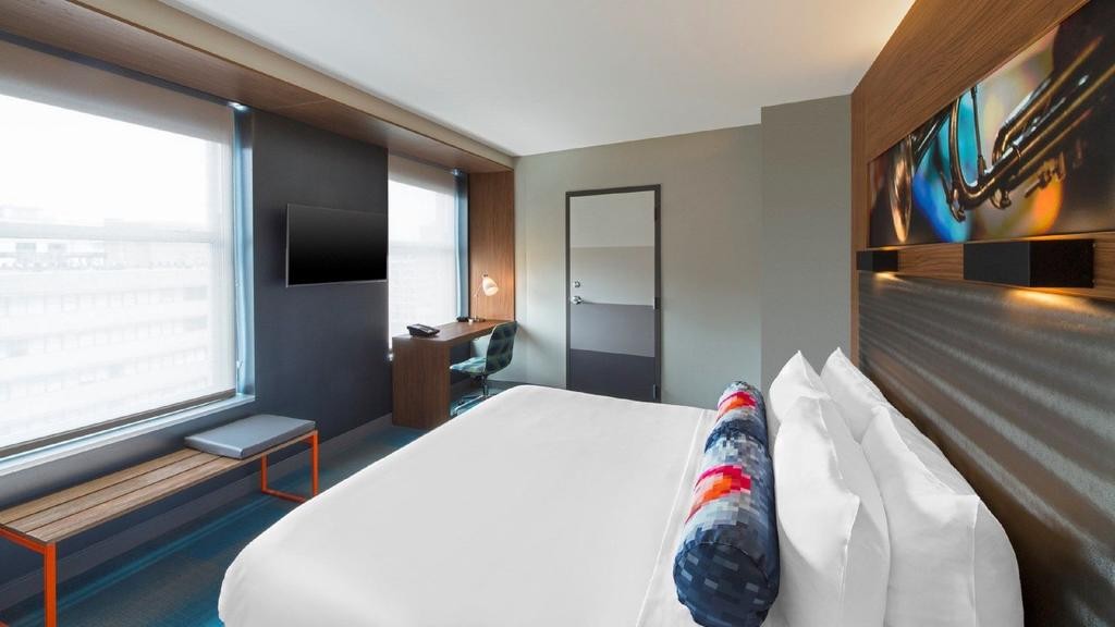 Aloft New York Laguardia Airport 21/26