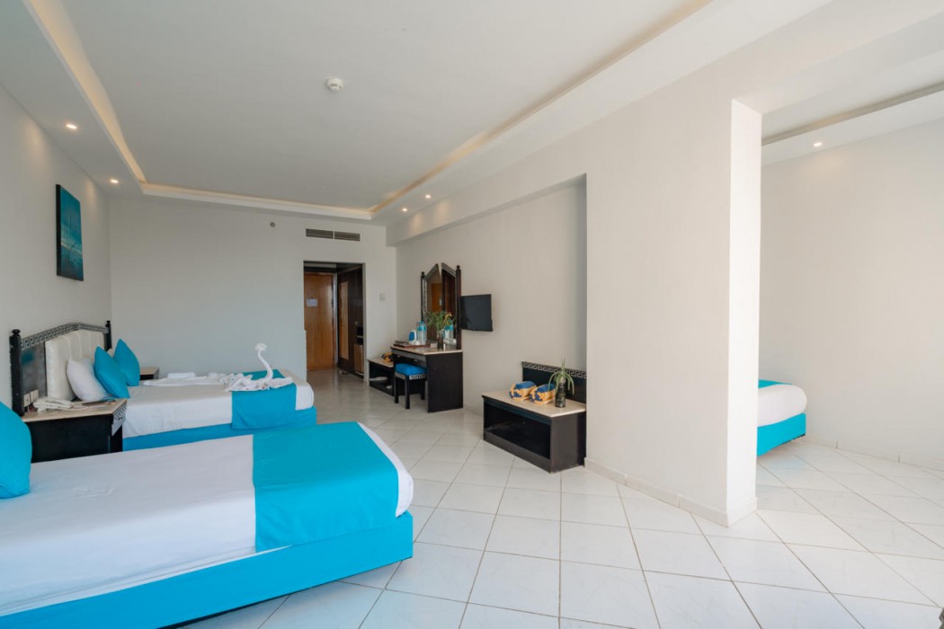 King Tut Aqua Beach Resort 20/83