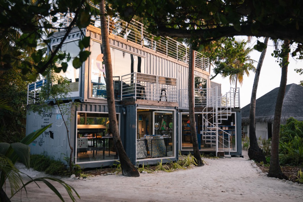 Sirru Fen Fushi Private Lagoon Resort 25/68