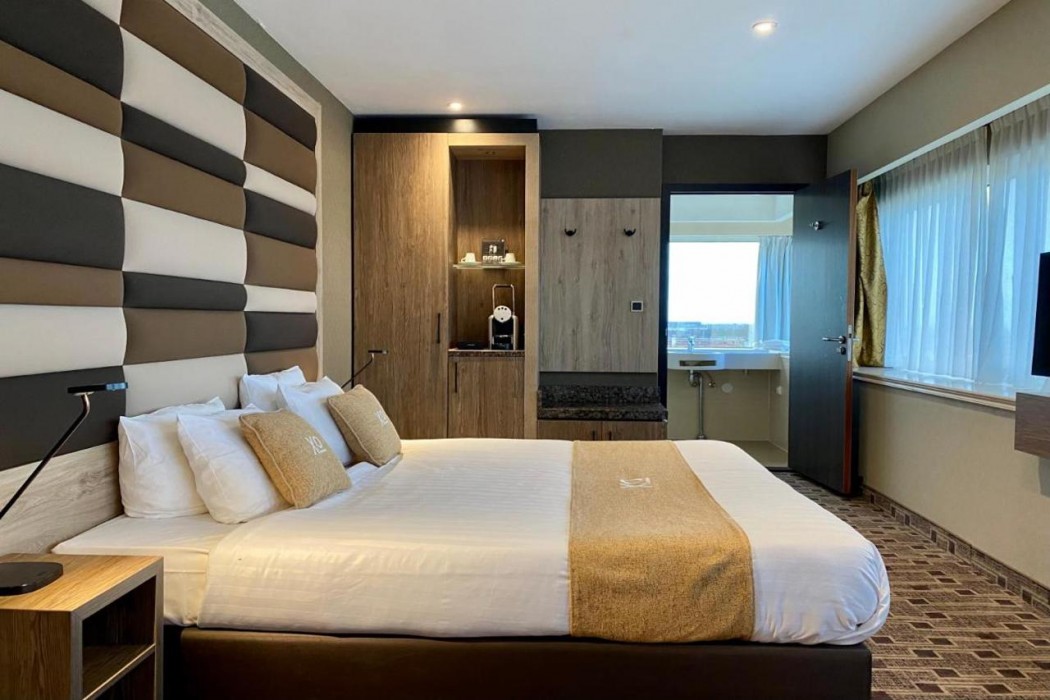 Xo Hotels Blue Tower 18/64