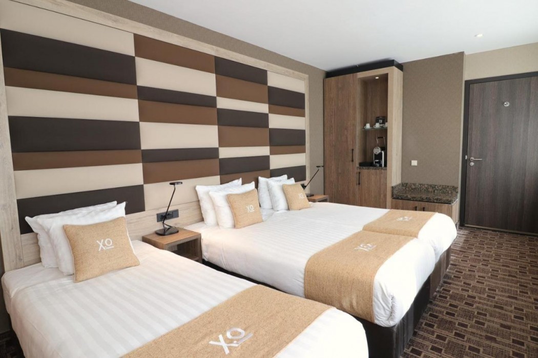 Xo Hotels Blue Tower 27/64