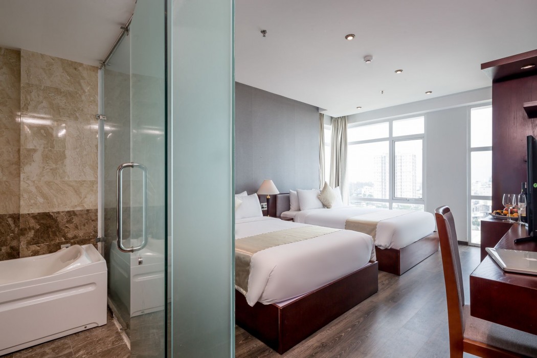 ROSETTA HOTEL 8/23