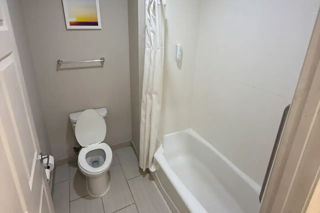 Econo Lodge Bryan TX 21/60