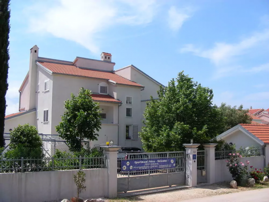 Apartments Eja