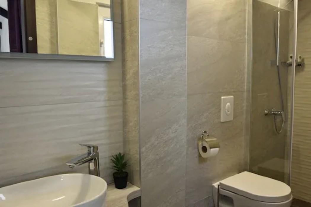 Kuzma Rooms 18/69