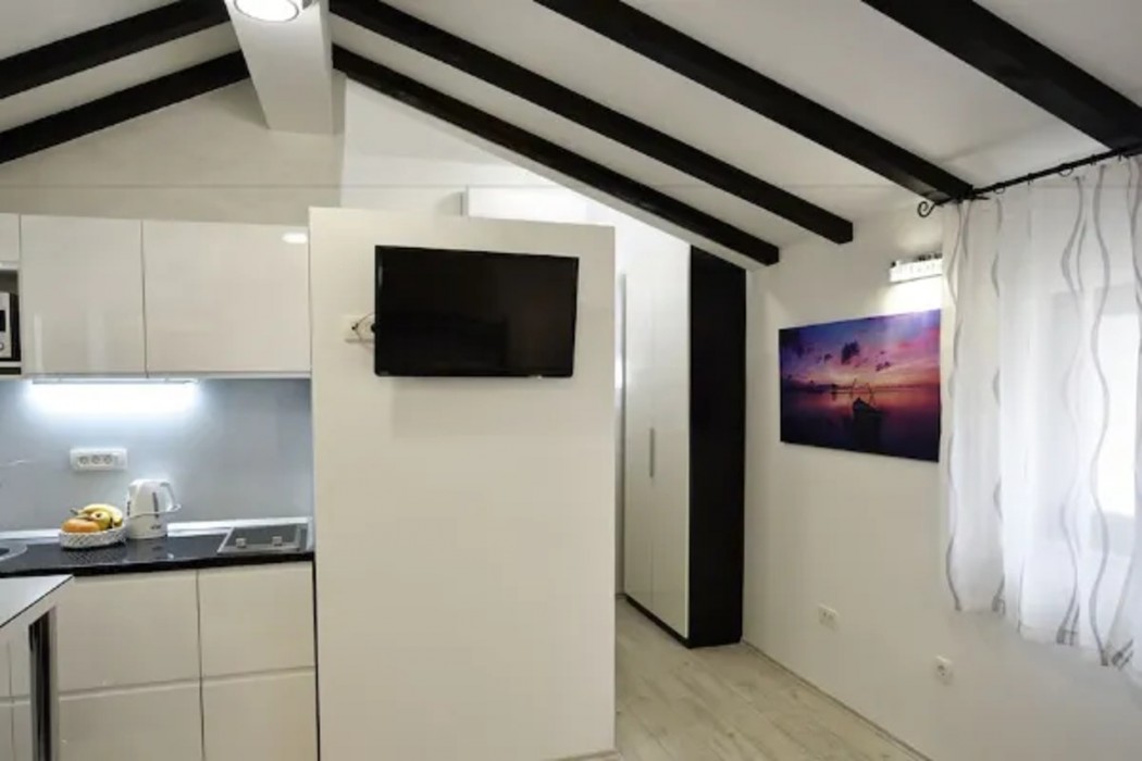 Kuzma Rooms 20/69
