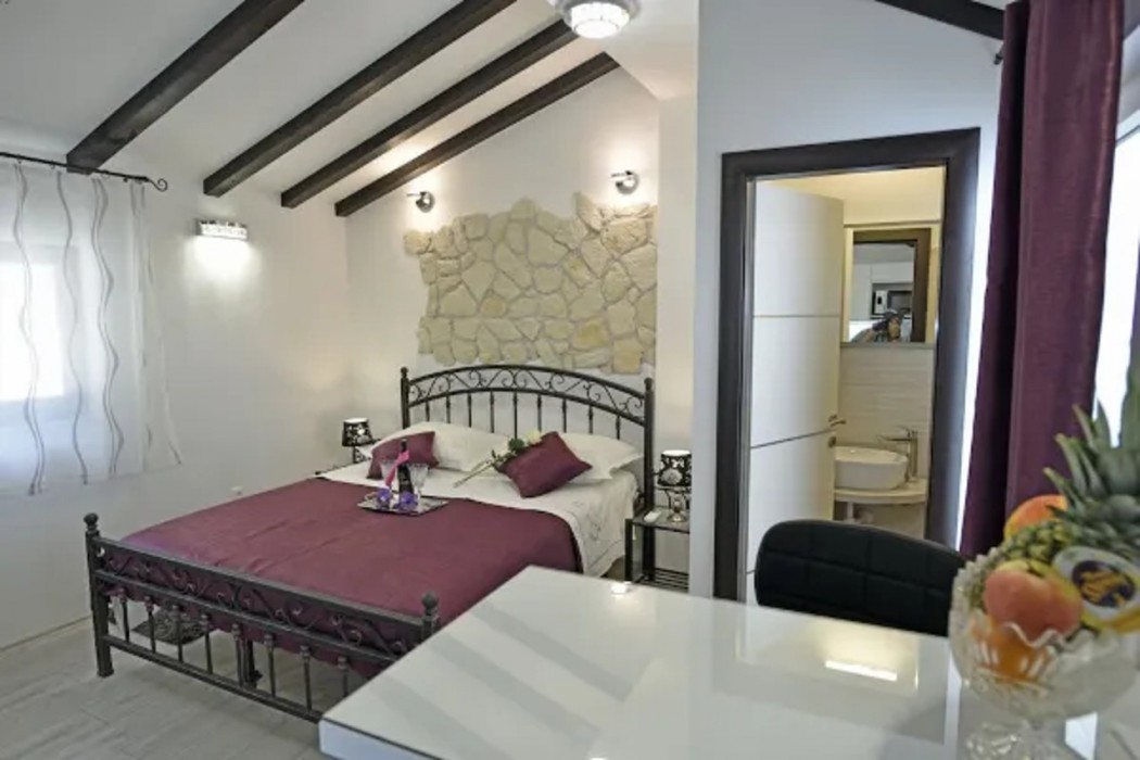 Kuzma Rooms 8/69