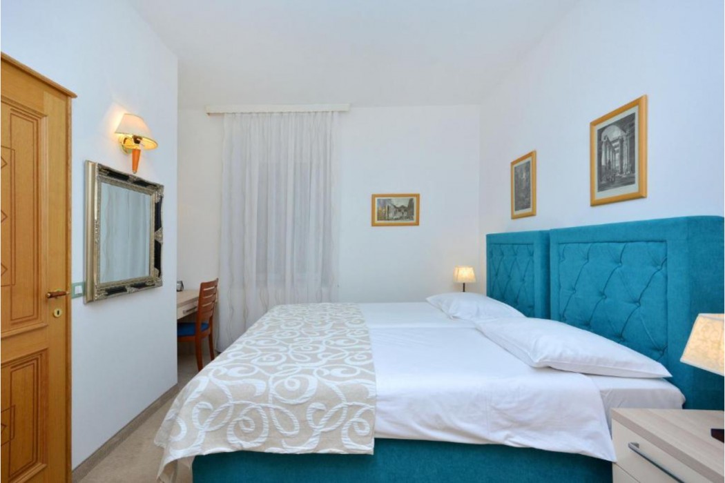 Hotel Adriana 23/79