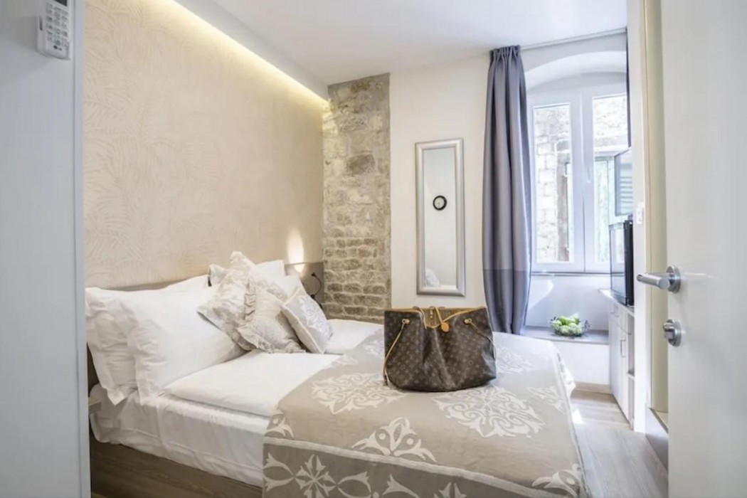 Centro Di Centri Rooms 17/77