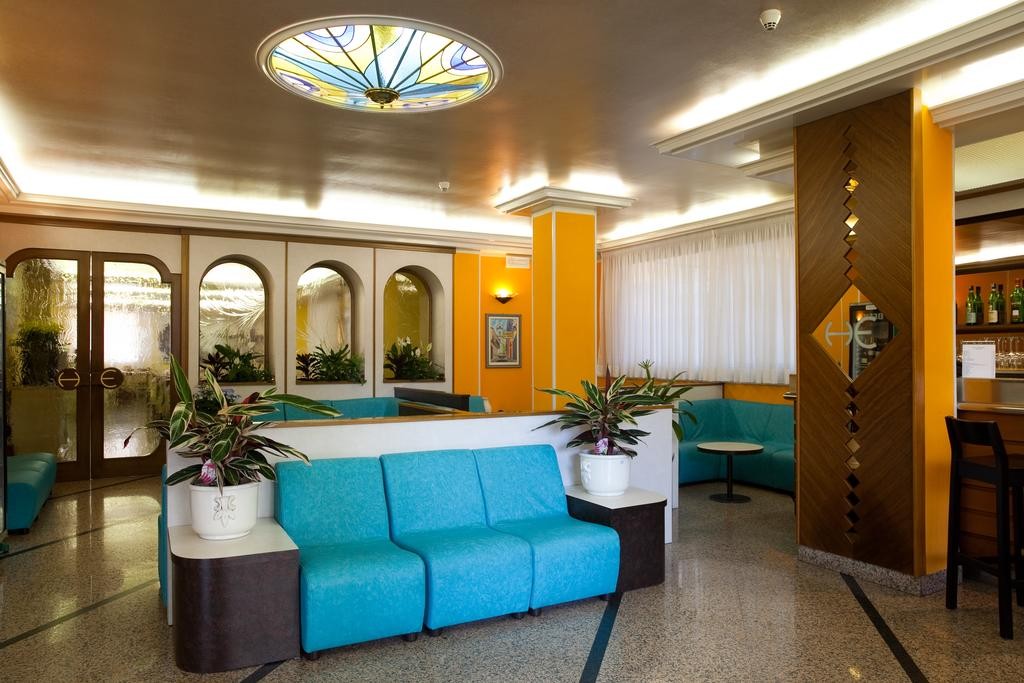 HOTEL VILLA EUGENIA 5/55