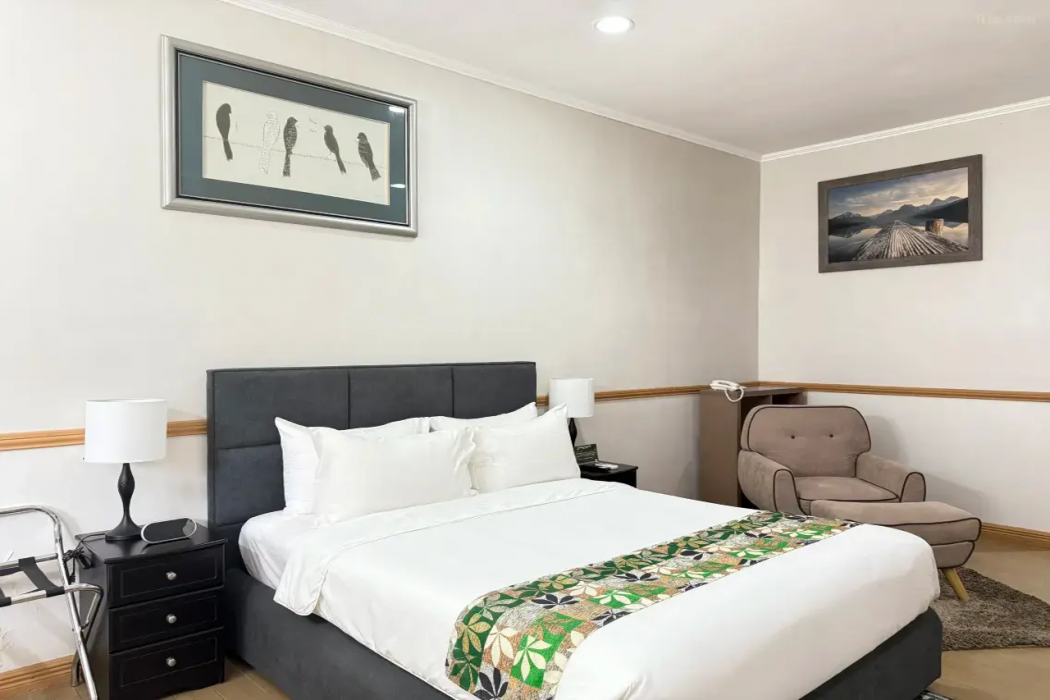 Room at Batangas Country Club, BATANGAS