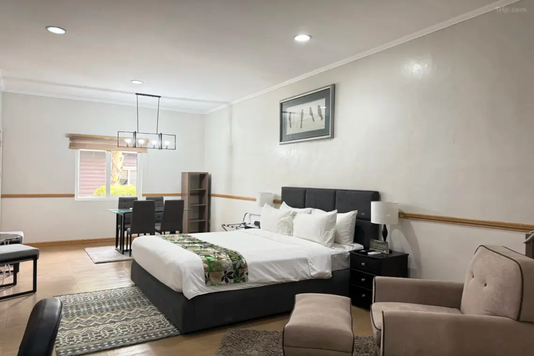 Room at Batangas Country Club, BATANGAS